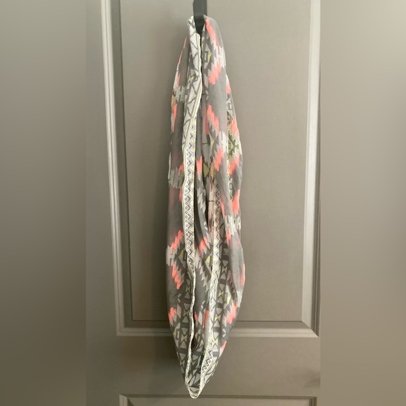 Aztec Print Infinity Scarf - Picture 2 of 3